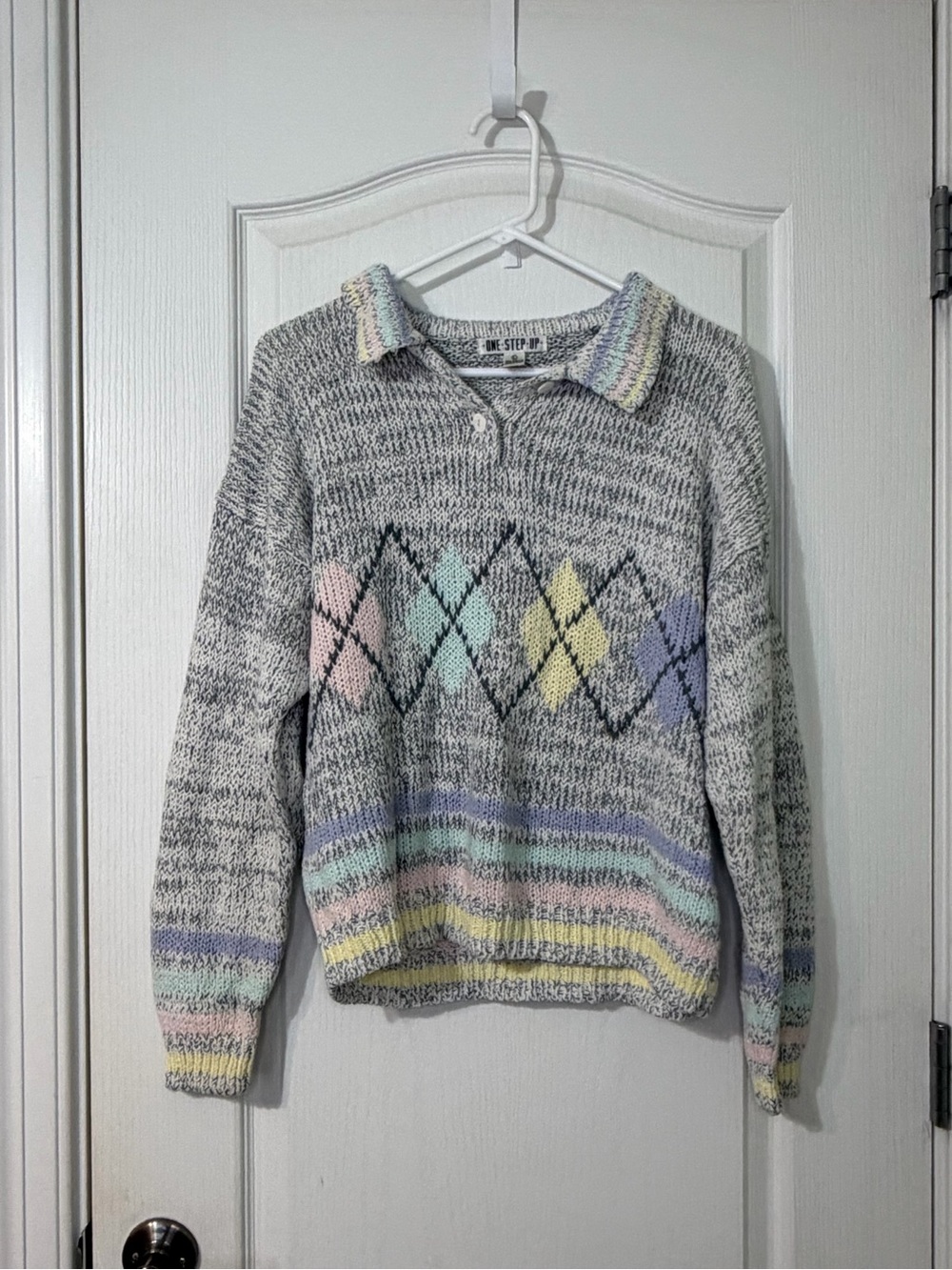 Gray Knit V-Neck Sweater with Pastel Argyle Diamonds
